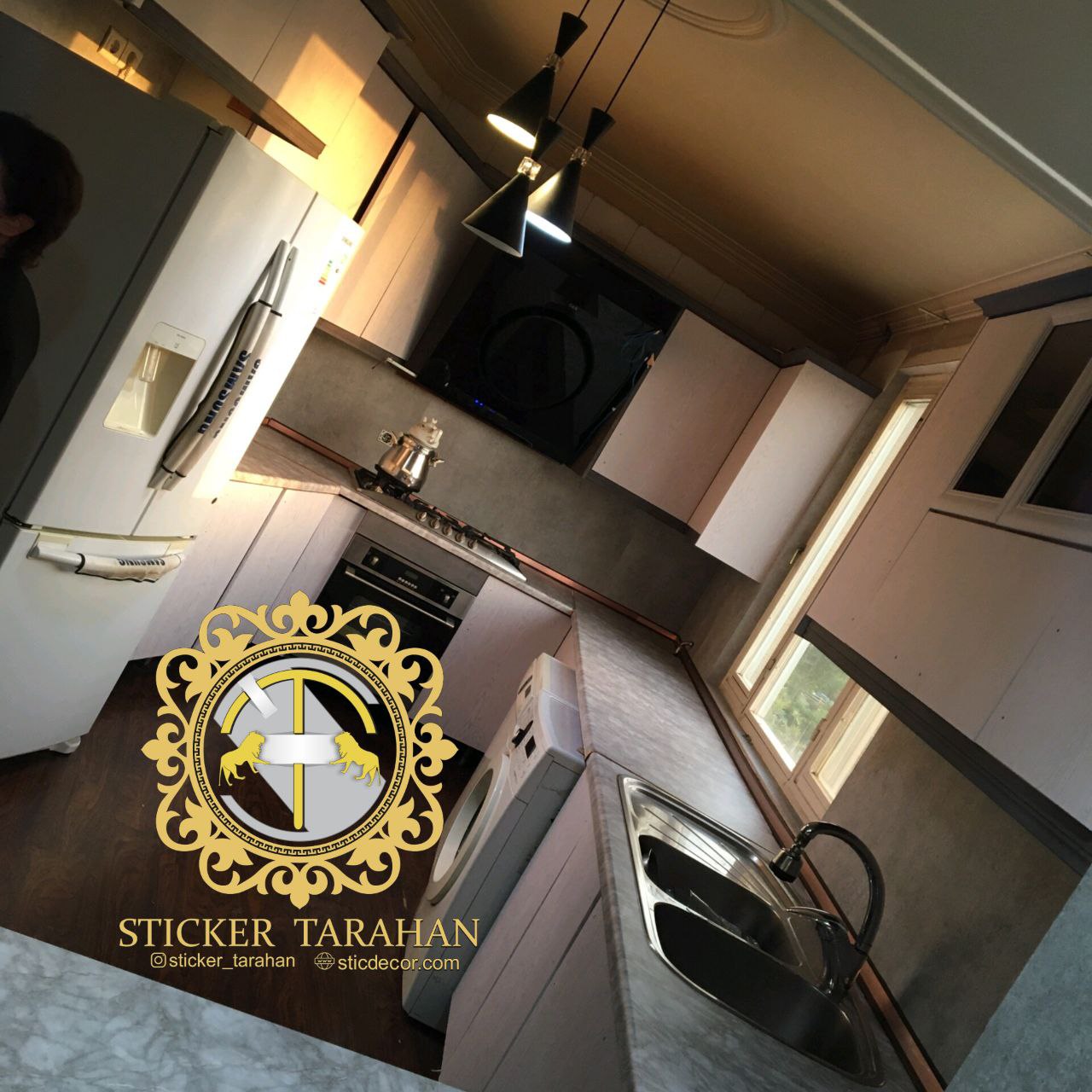 فروش و نصب برچسب و روکش درب کابینت و صفحه 